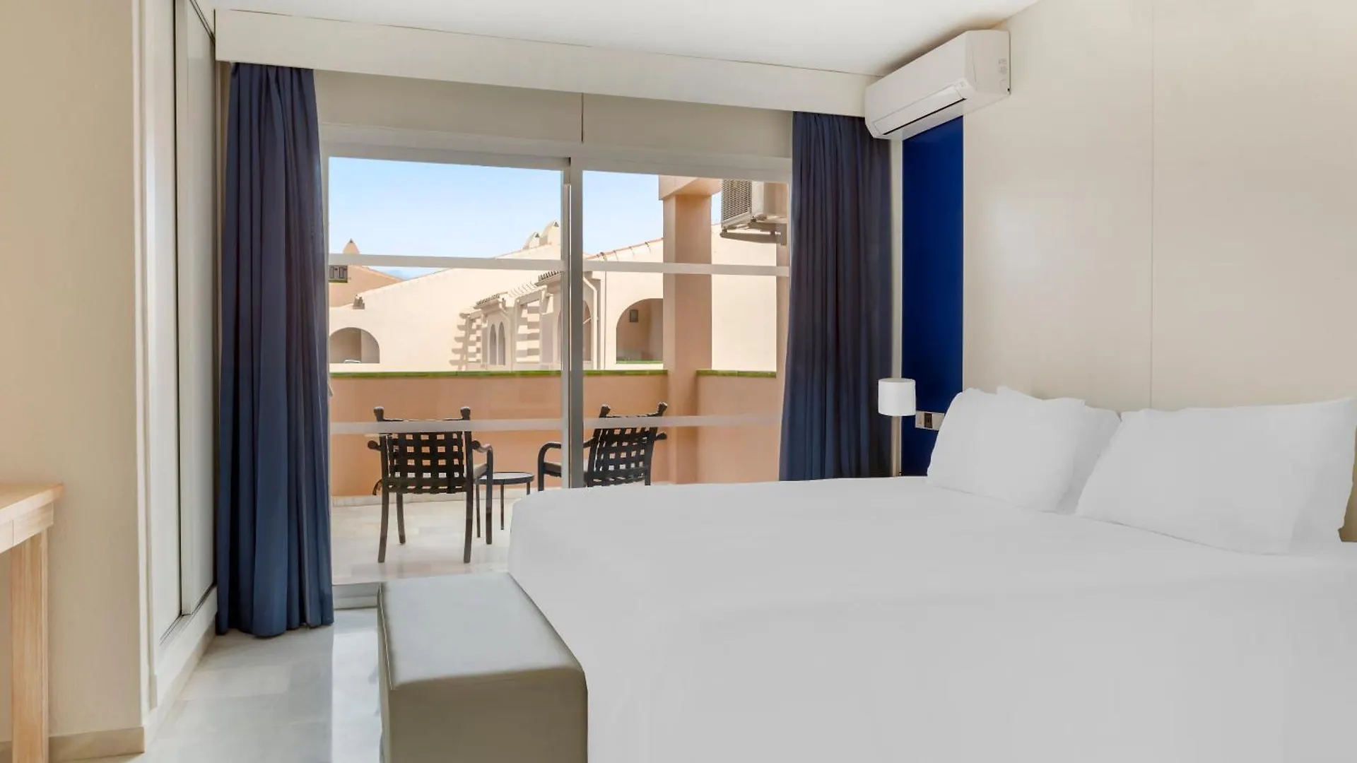 Los Amigos Beach Club La Cala De Mijas 3*,  Španělsko