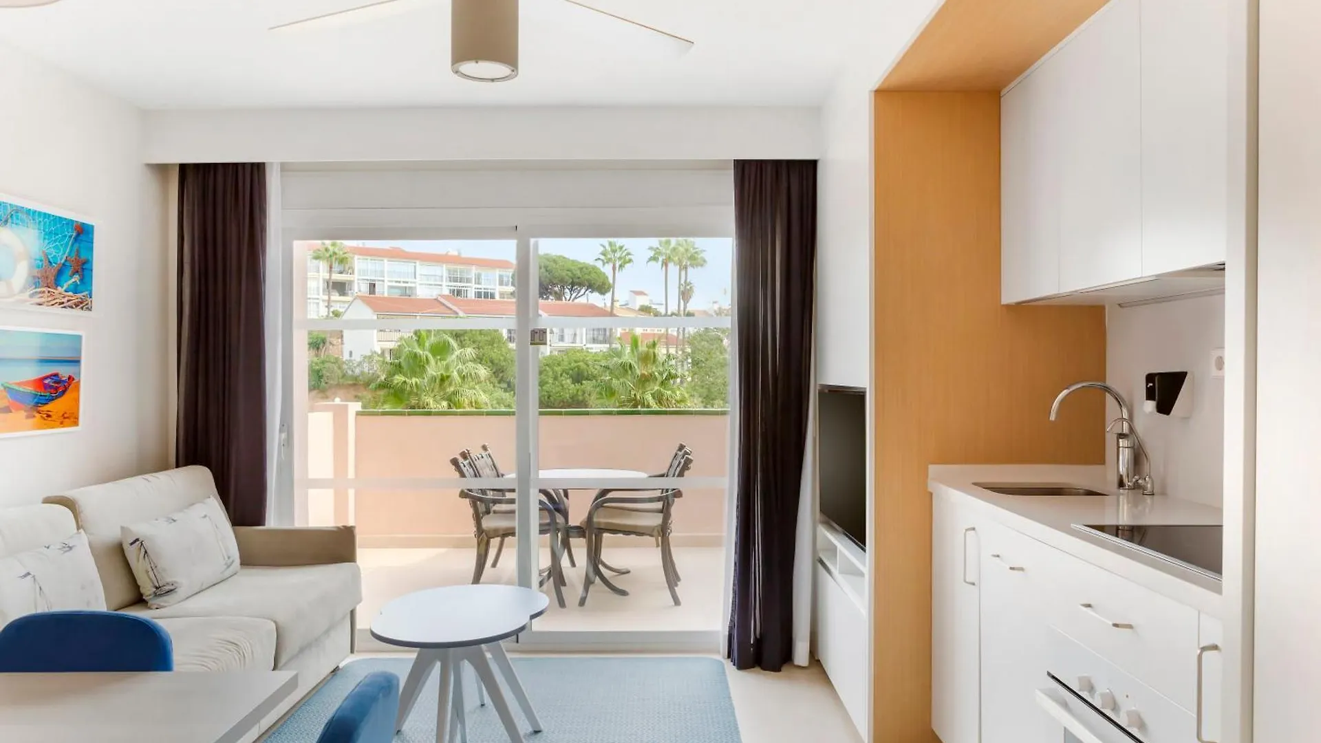 Los Amigos Beach Club La Cala De Mijas 3*,  Spain